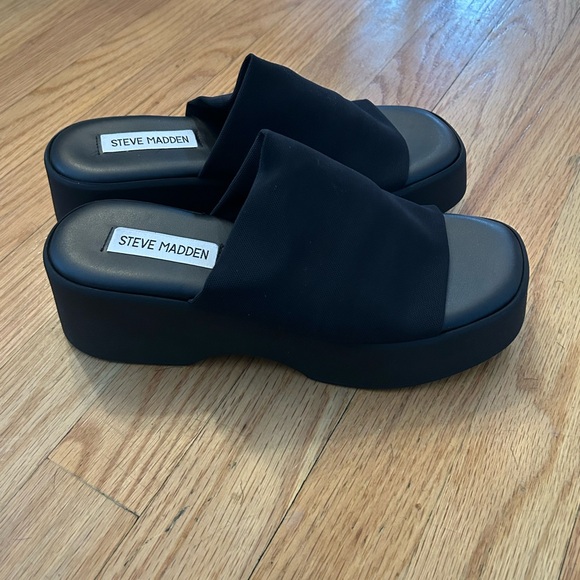 Steve Madden Sz 8 Black slinky30 Platform Stretch Fabric Slides Sandals Italy - Picture 2 of 4